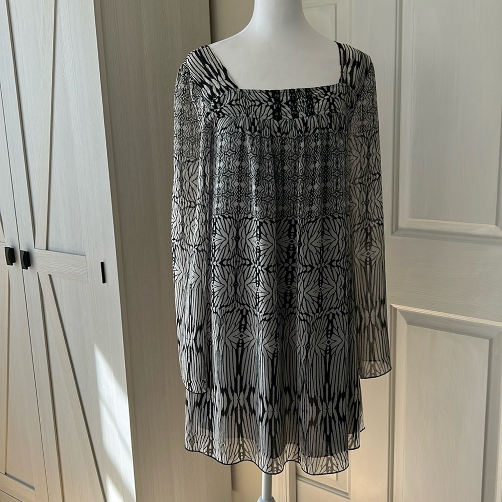 One world Chic Black and White Patterned Dress Sz S